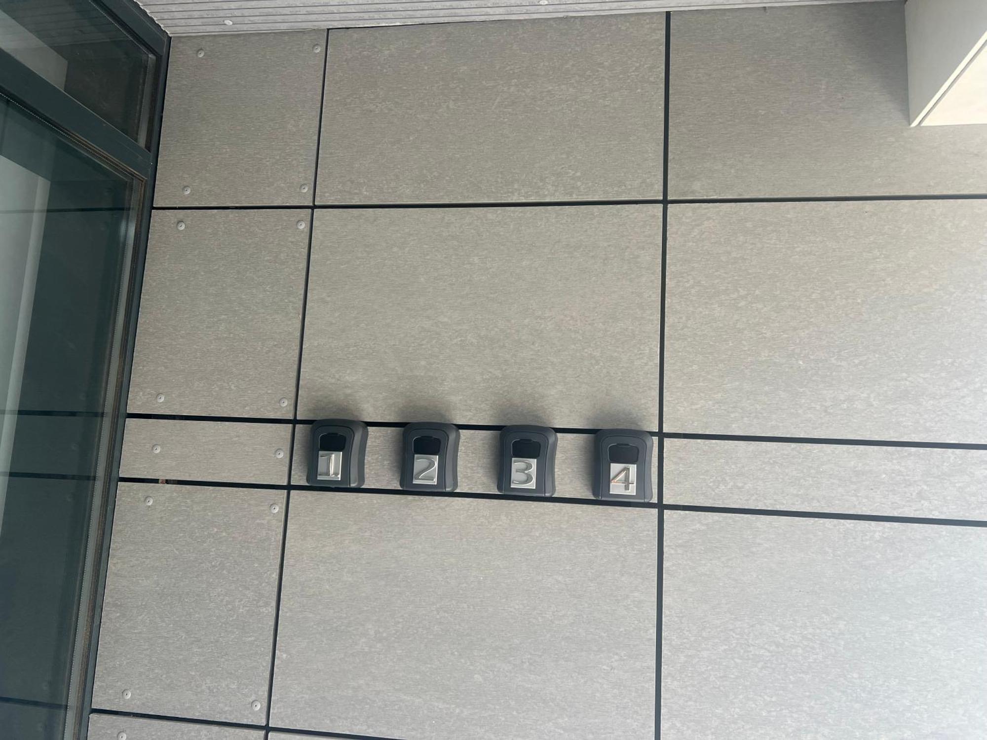 Everest 33 Ap 1 Apartment *