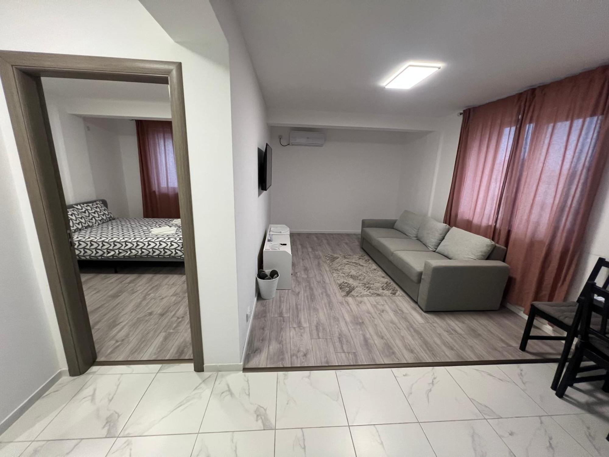 Everest 33 Ap 1 Apartment *